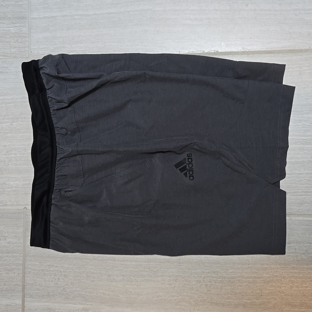 Adidas Men's Axis Woven Aeroready Logo 3.0 HJ7976, Size Large Dark Gray